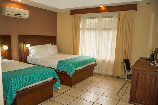 La Riviera Hotel B&B (San Antonio)